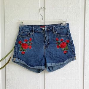 Guess Rose Shorts size 26